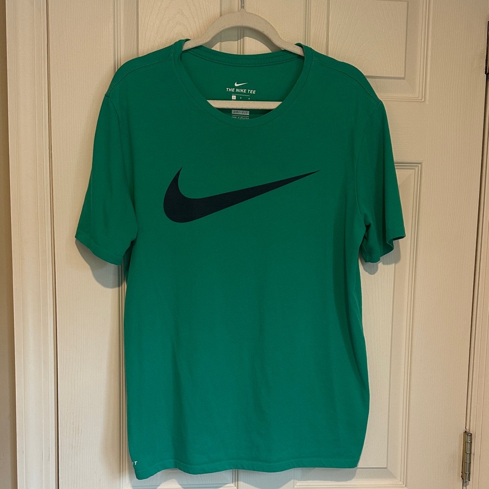 Nike Men's Emerald Green Short Sleeve Tee